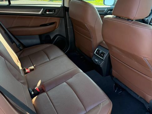Used 2018 Subaru Outback 3.6R Touring AWD/4WD image 20