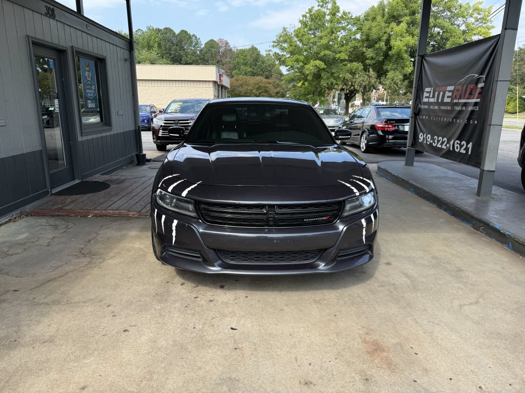 Used 2019 Dodge Charger SXT w/ Leather Interior Group RWD image 2
