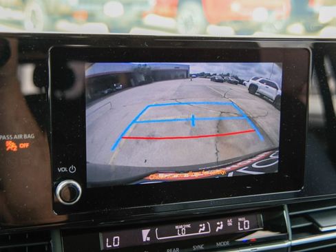 New 2026 Toyota Sienna LE FWD image 4