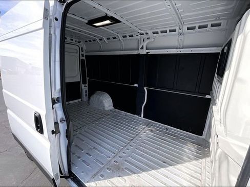 Used 2025 RAM ProMaster 2500 w/ Convenience Group FWD image 23
