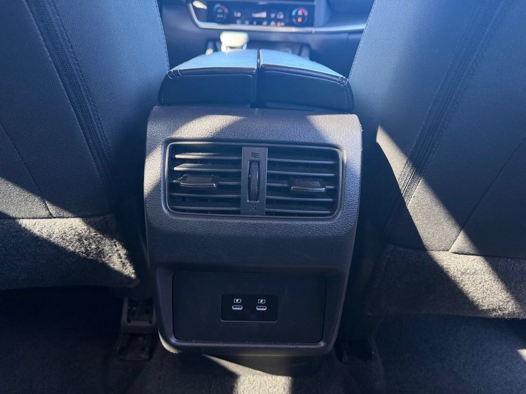 Used 2025 Nissan Rogue SV FWD image 37