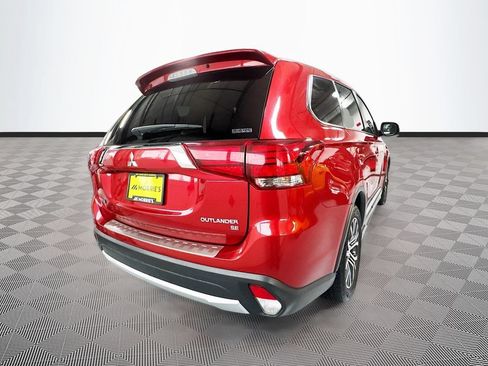Used 2016 Mitsubishi Outlander SE AWD/4WD image 4