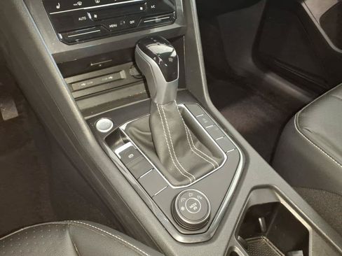 Used 2024 Volkswagen Tiguan SE AWD/4WD image 13