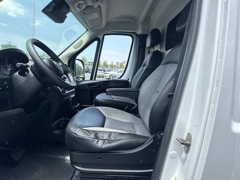 Used 2025 RAM ProMaster 2500 w/ Convenience Group FWD image 10