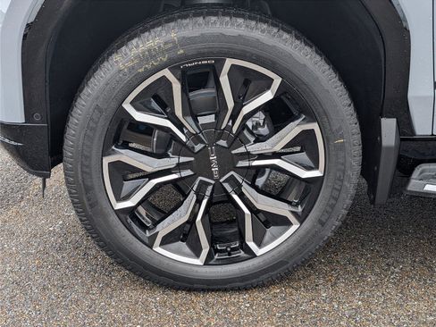 New 2025 GMC Sierra EV Denali image 10