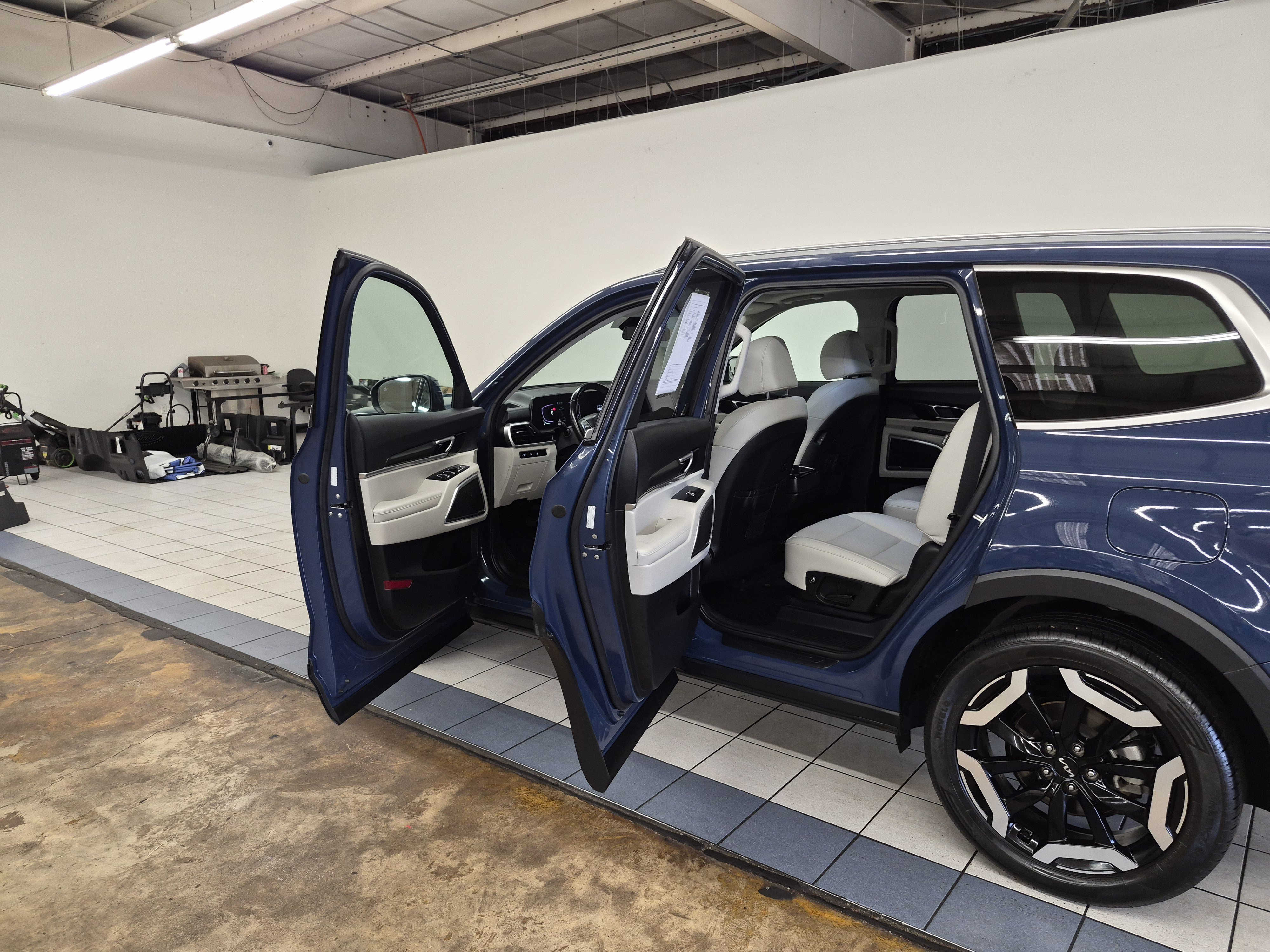 Used 2023 Kia Telluride S w/ S Sunroof Package AWD/4WD image 14