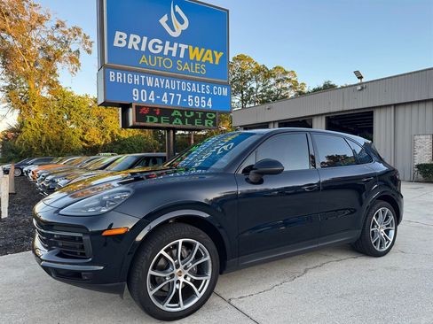 Used 2019 Porsche Cayenne AWD/4WD image 1