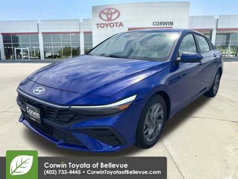 Used 2024 Hyundai Elantra SEL FWD image 7