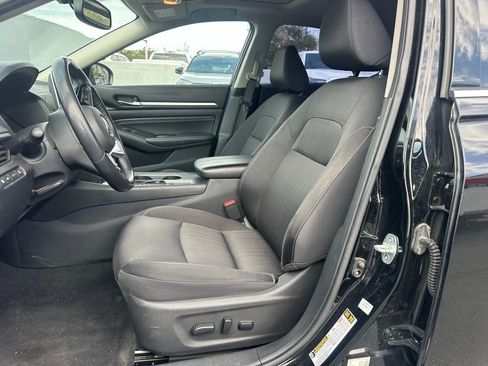 Used 2019 Nissan Altima 2.5 SV image 9