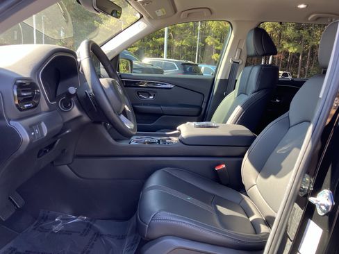 Certified 2025 Honda Pilot EX-L image 16