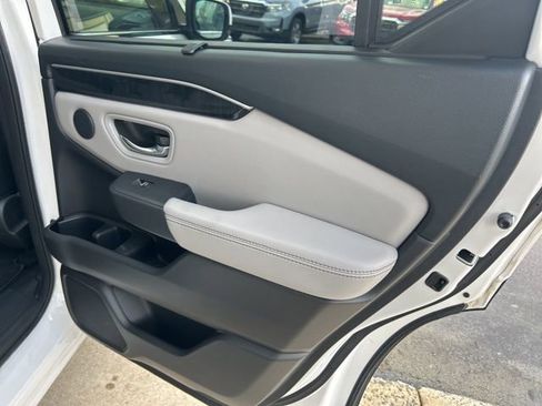 Used 2023 Honda Pilot Elite image 39