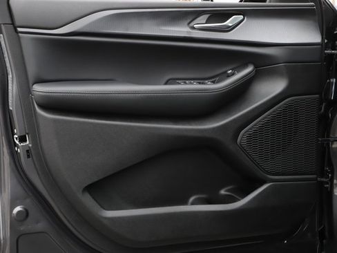 New 2025 Jeep Grand Cherokee L Altitude image 15