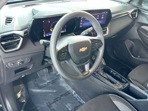 Used 2025 Chevrolet TrailBlazer LT AWD/4WD image 13