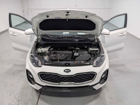 Used 2020 Kia Sportage LX AWD/4WD image 13