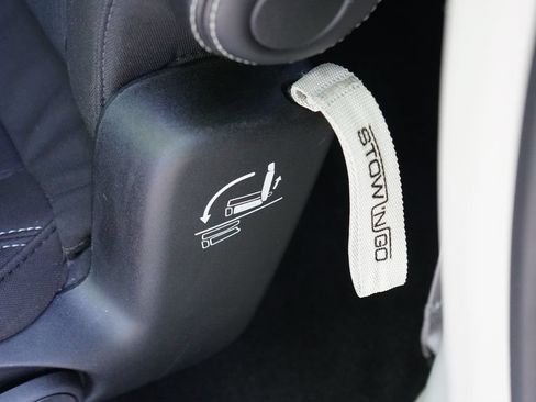 Used 2023 Chrysler Voyager LX FWD image 31
