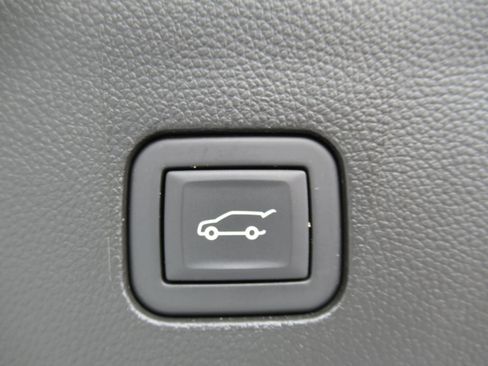 Used 2023 Buick Enclave Essence w/ Experience Buick Package FWD image 34