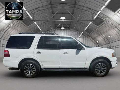 Used 2017 Ford Expedition XLT RWD image 3