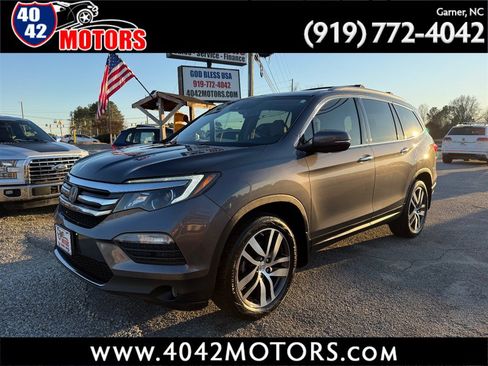 Used 2017 Honda Pilot Elite image 1
