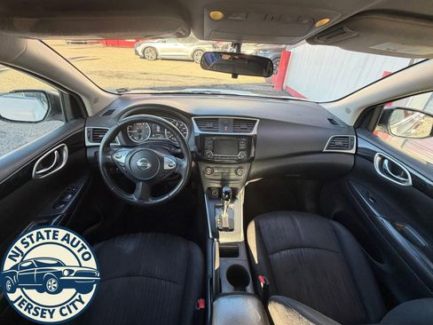 Used 2017 Nissan Sentra SV image 3