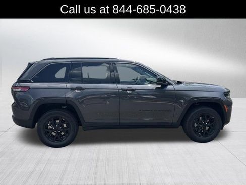 New 2026 Jeep Grand Cherokee Altitude RWD image 4