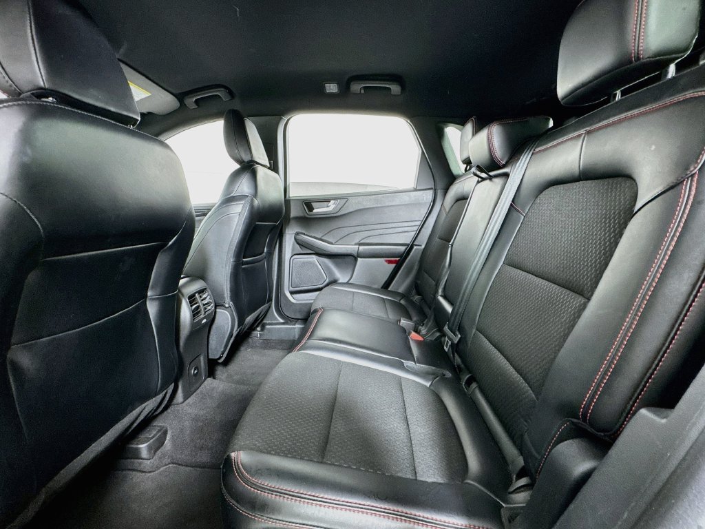 Used 2025 Ford Escape ST-Line Select AWD/4WD image 13