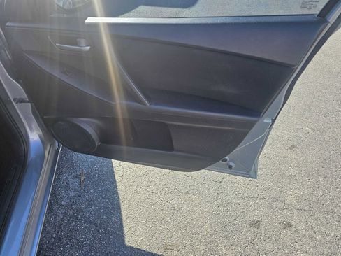 Used 2013 MAZDA MAZDA3 i SV image 12