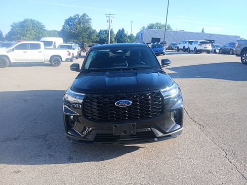 Used 2025 Ford Explorer ST-Line w/ ST-Line Street Pack AWD/4WD image 8