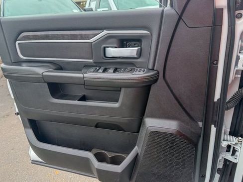 Used 2024 RAM 2500 Big Horn image 17