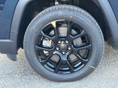 New 2026 Jeep Compass Latitude image 10