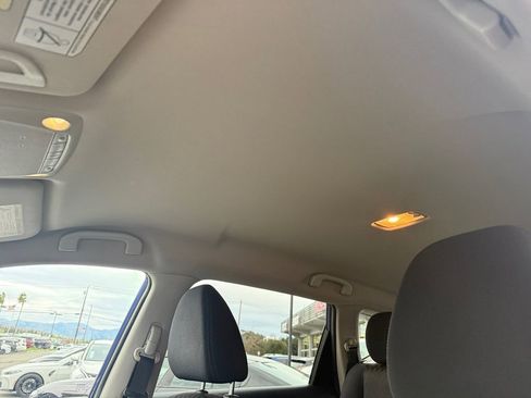 Used 2017 Nissan Rogue SV image 15