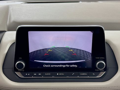 Used 2023 Nissan Rogue SV image 22