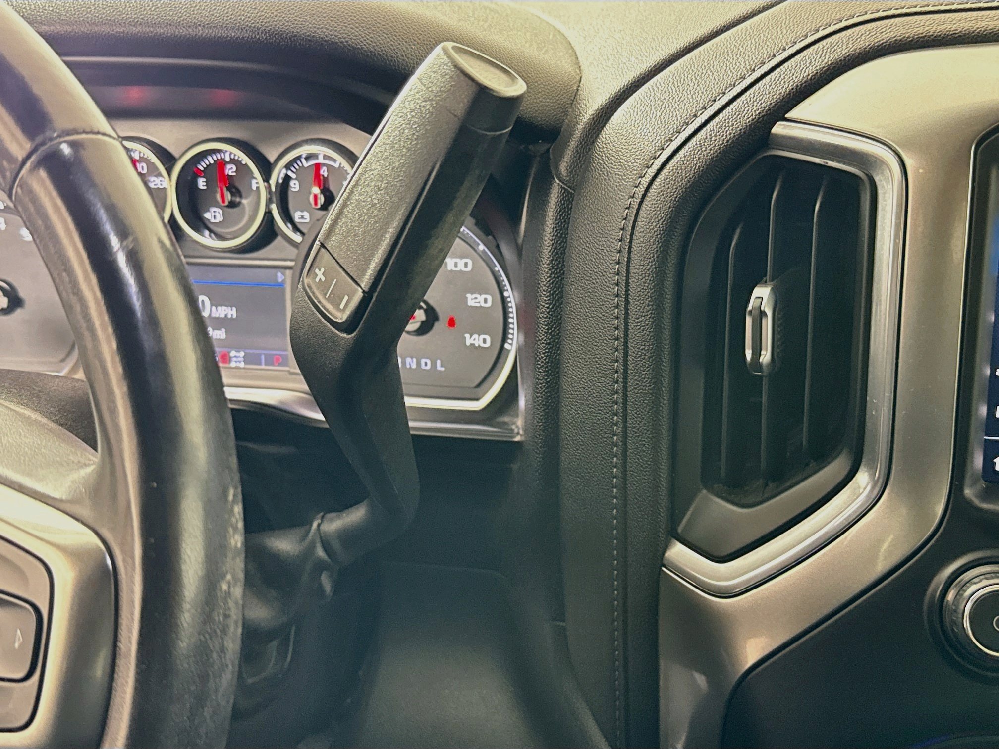 Used 2020 Chevrolet Silverado 1500 LT w/ All-Star Edition AWD/4WD image 17