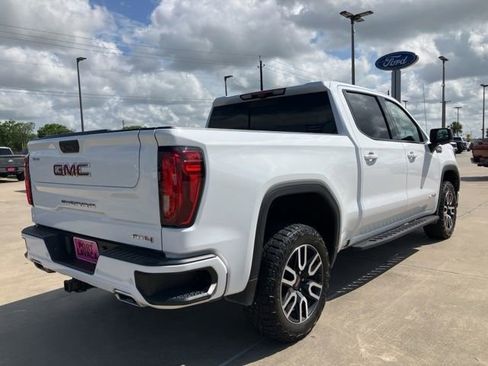 Used 2023 GMC Sierra 1500 AT4 w/ AT4 Premium Package AWD/4WD image 7