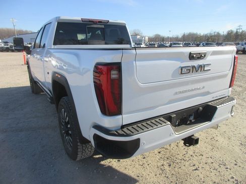 New 2026 GMC Sierra 2500 Denali Ultimate image 8