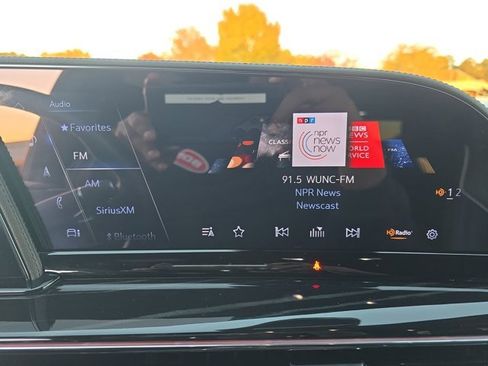 Certified 2024 Cadillac Escalade ESV V w/ Heavy-Duty Trailer Package image 22