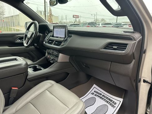 Used 2021 GMC Yukon SLT w/ SLT Premium Package image 11