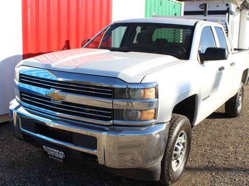 Used 2015 Chevrolet Silverado 2500 W/T image 2