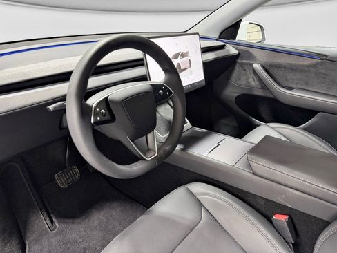 Used 2026 Tesla Model Y Long Range image 18