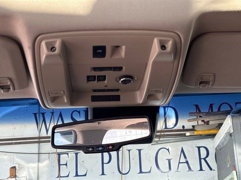 Used 2015 Cadillac Escalade Premium image 29