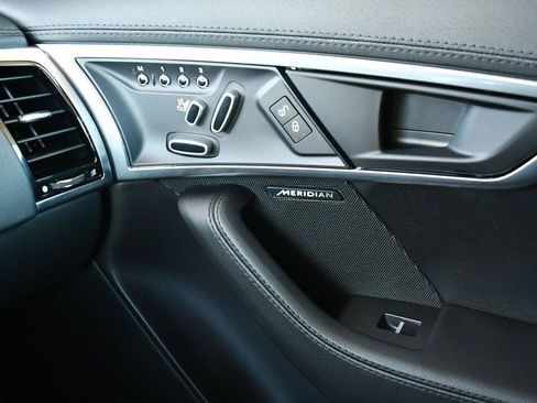 Used 2019 Jaguar F-TYPE Convertible image 46