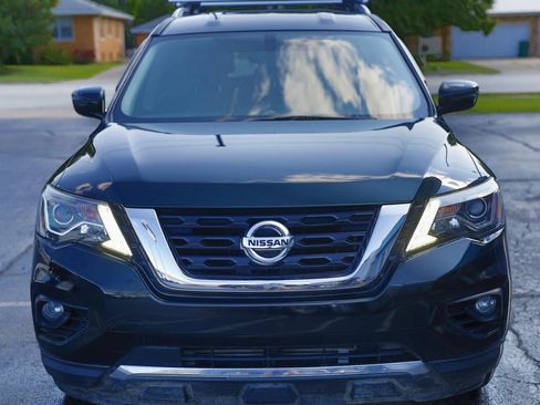 Used 2020 Nissan Pathfinder SV FWD image 2