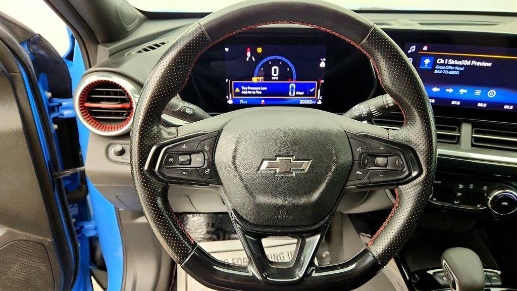 Used 2024 Chevrolet Trax RS w/ Sunroof Package FWD image 13