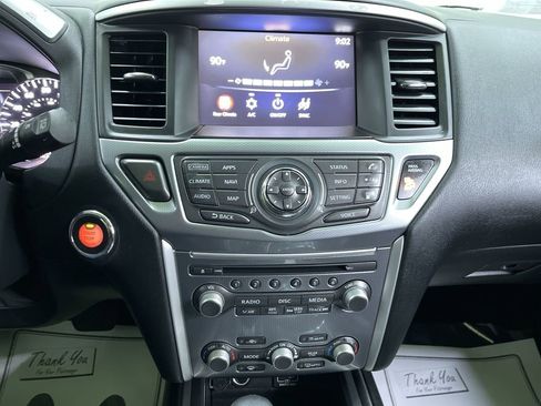 Used 2019 Nissan Pathfinder SL image 24