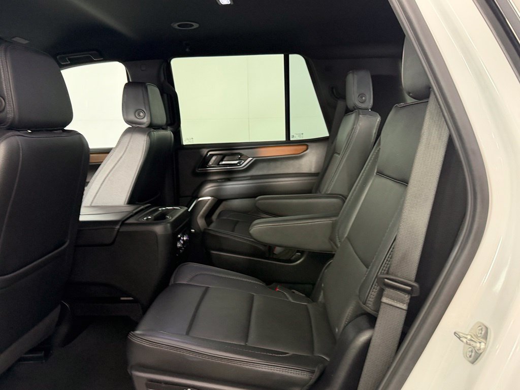 Used 2025 GMC Yukon Denali AWD/4WD image 17