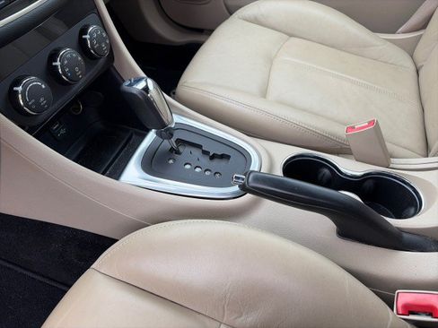 Used 2013 Chrysler 200 Limited FWD image 17