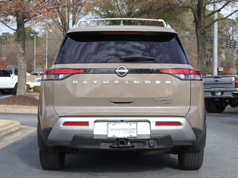Used 2024 Nissan Pathfinder Platinum image 38