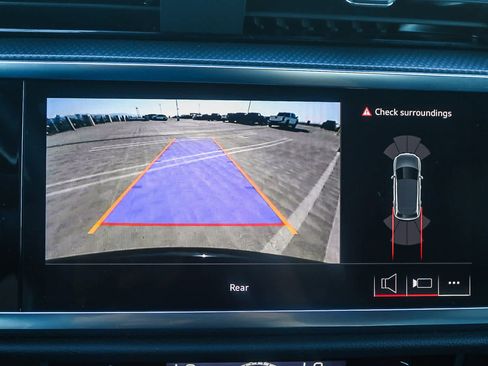 Used 2025 Audi Q3 2.0T Premium image 23