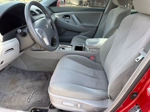 Used 2011 Toyota Camry LE image 15