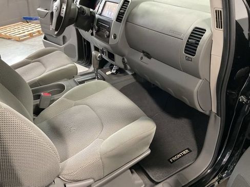 Used 2019 Nissan Frontier SV image 19