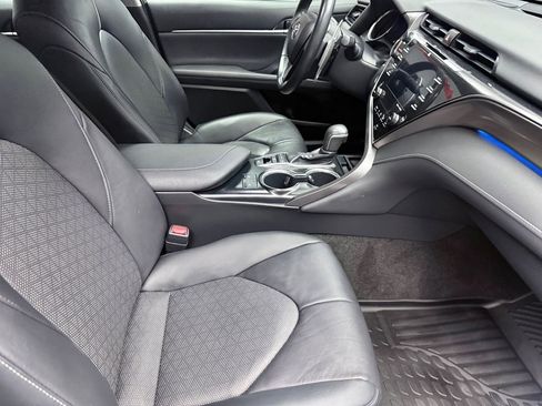 Used 2019 Toyota Camry XSE image 12